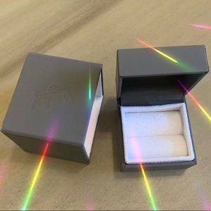 Sarah O Jewelry box, new, grey modern